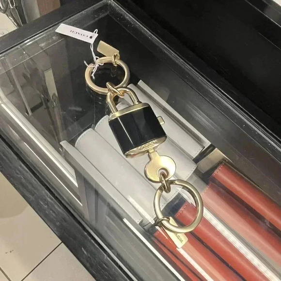 COACH LOCK AND KEY BAG CHARM KEY RING C1679 IMBLK - Picture 2 of 6